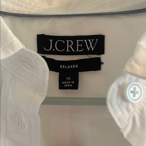 J Crew woman’s button-down White Shirt - Picture 2 of 5
